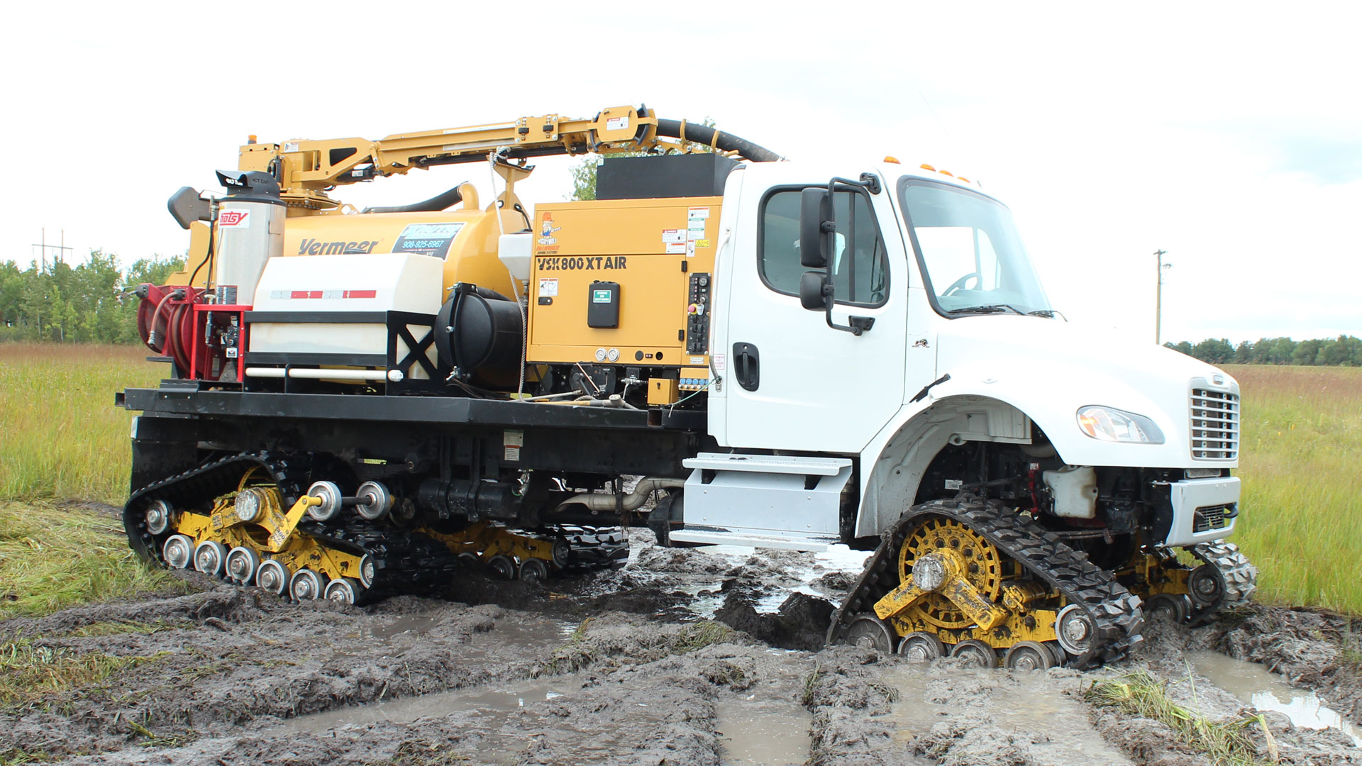 400 Tracks on a Freightliner