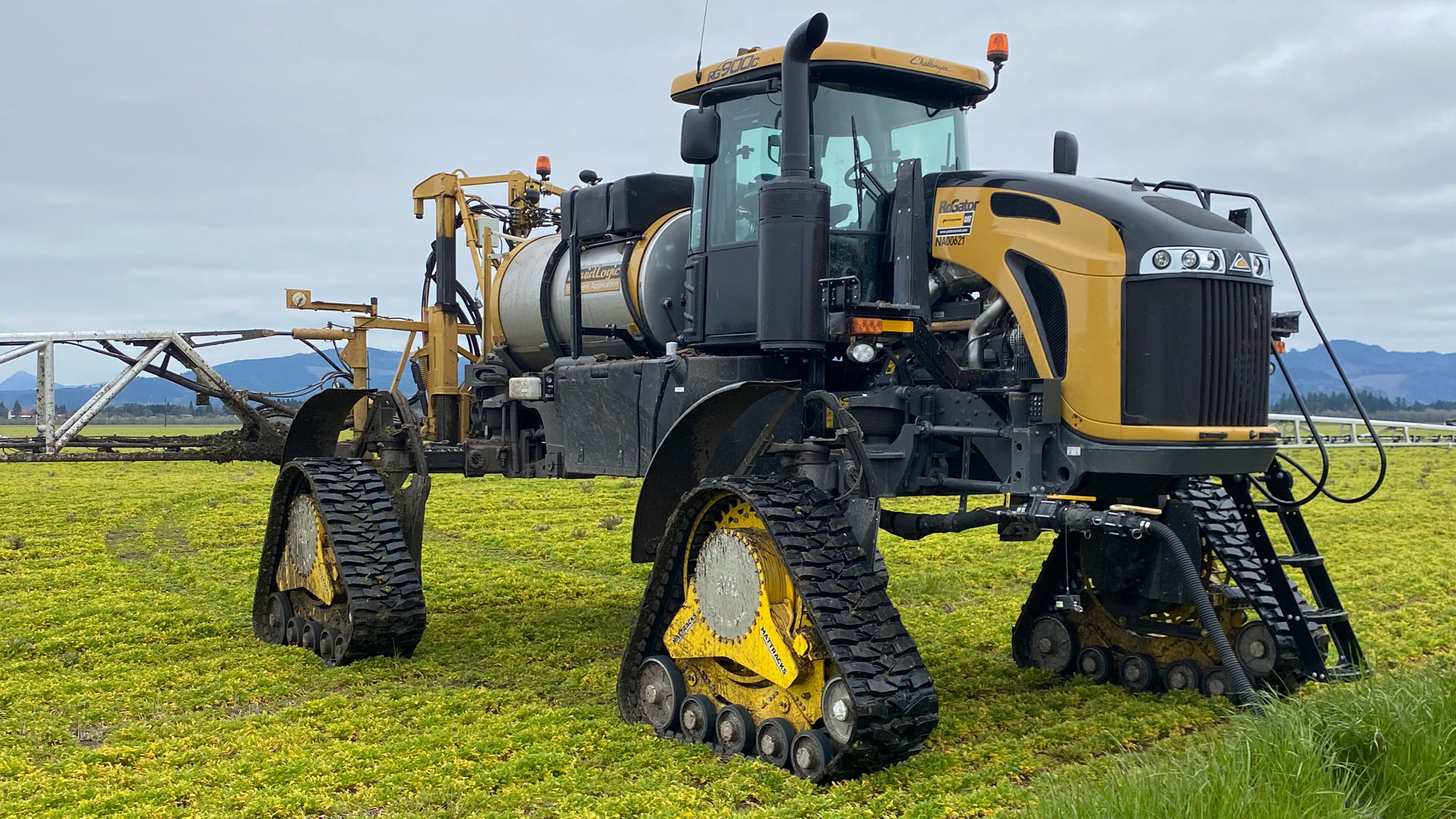 9090-AA Series Tracks on a RoGator RG900C