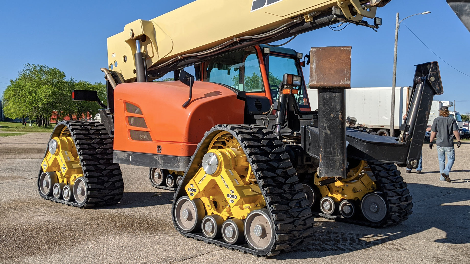 9090-RR Series Tracks on a JLG G12-55A Telehandler