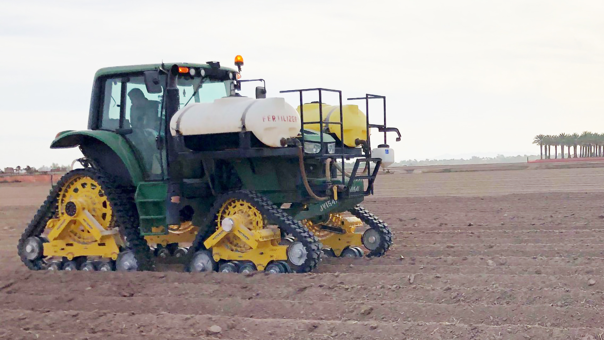 9000-LM-1010 Series Tracks on a John Deere 6125M